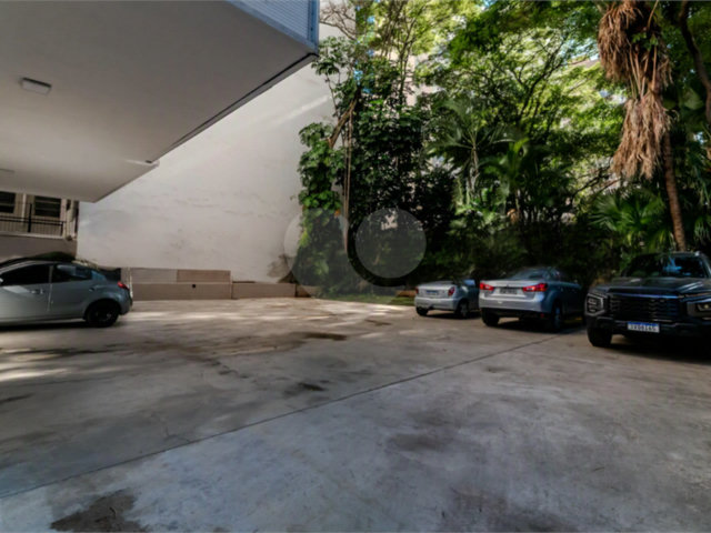 Apartamento à venda com 4 quartos, sendo 1 suíte,  em Jardim Europa, São Paulo, SP