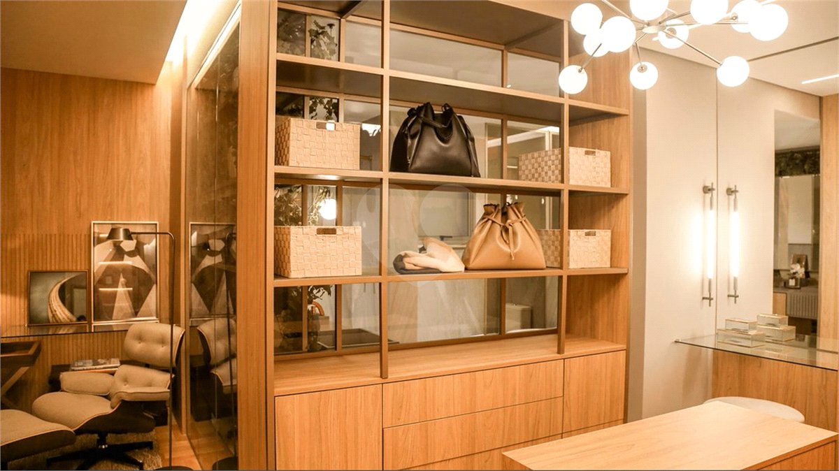 Apartamento à venda com 4 quartos, sendo 3 suítes, em Perdizes, São Paulo, SP