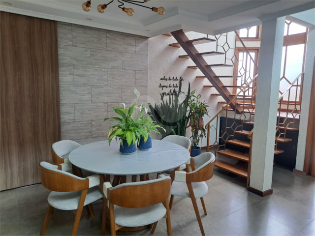 Casa à venda com 3 suítes em Granja Viana, Cotia, SP