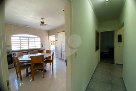 Casa Térrea para alugar com 3 quartos, sendo 1 suíte, em Jardim Alvinópolis, Atibaia, SP