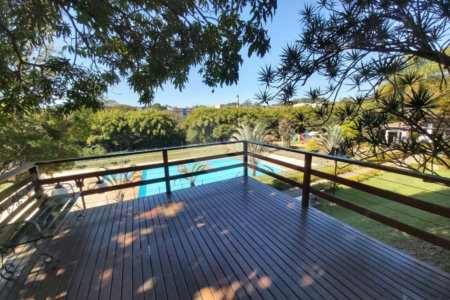Casa à venda com 5 quartos, sendo 3 suítes, no condomínio Vinhas da Vista Alegre - Lado Sede, Vinhedo - SP