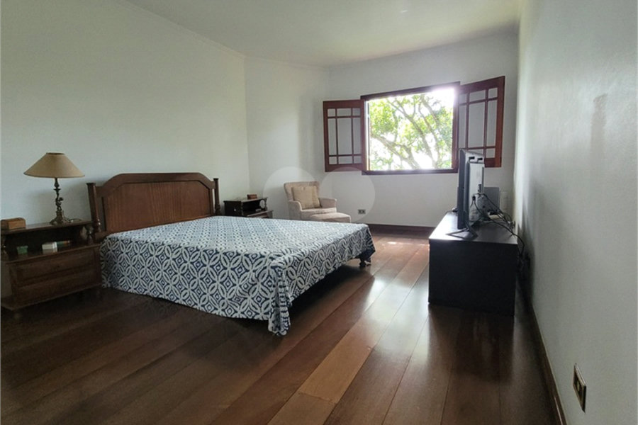 Casa à venda com 4 quartos, sendo 2 suítes, no condomínio Alpes da Cantareira, Mairiporã - SP