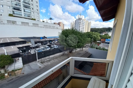 Sobrado à venda com 3 quartos, sendo 1 suíte, em Lar São Paulo, São Paulo, SP