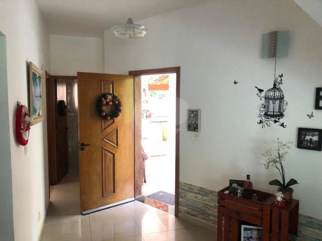 Casa à venda com 3 quartos, sendo 1 suíte,  no condomínio Parque Suiça, Caieiras - SP