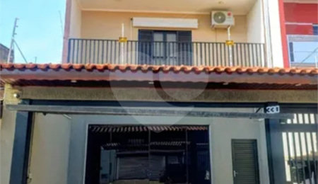 Sobrado à venda com 3 quartos, sendo 1 suíte,  em Jardim São Guilherme, Sorocaba, SP