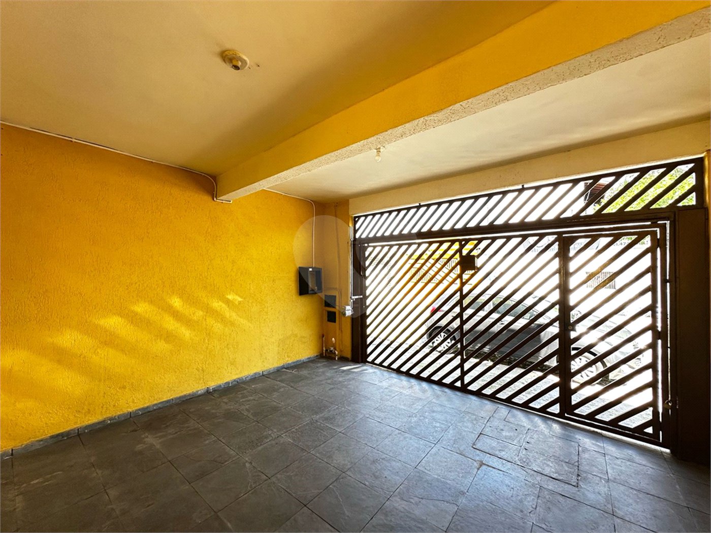 Sobrado à venda com 4 quartos, sendo 1 suíte, em Vila Amorim, Suzano, SP