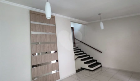 Sobrado à venda com 3 quartos, sendo 1 suíte,  em São Benedito, São João da Boa Vista, SP