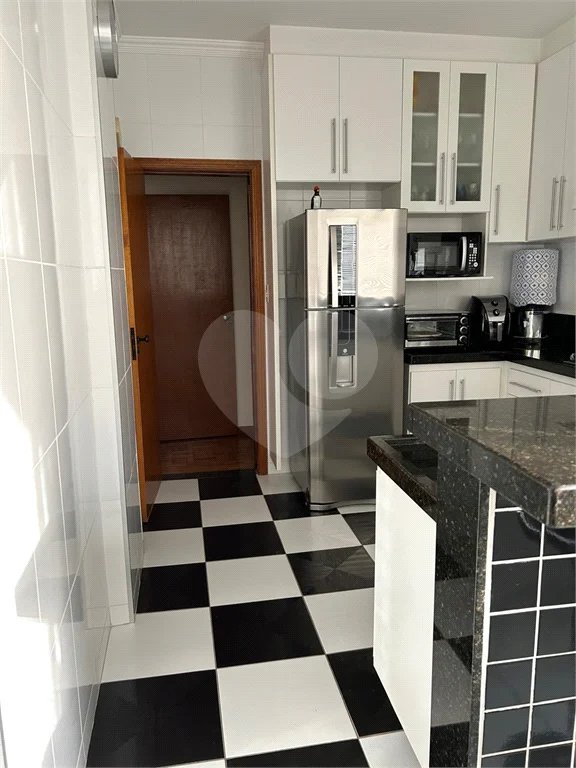 Apartamento amplo com 02 dormitórios, 01 suíte