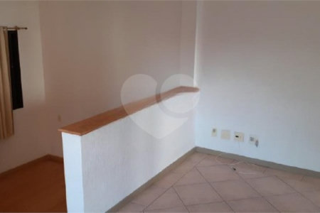 Apartamento no Condomínio Maktub.