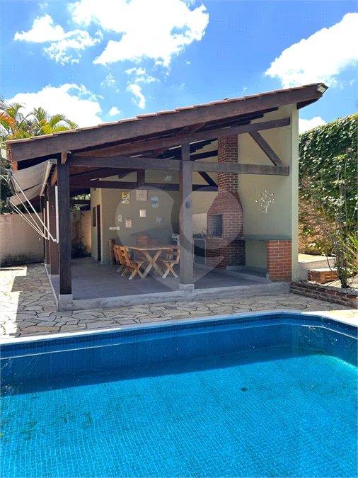 Casa para Venda ou Locação com opção de estar mobiliado no Condomínio Recanto Florido – Vinhedo/SP