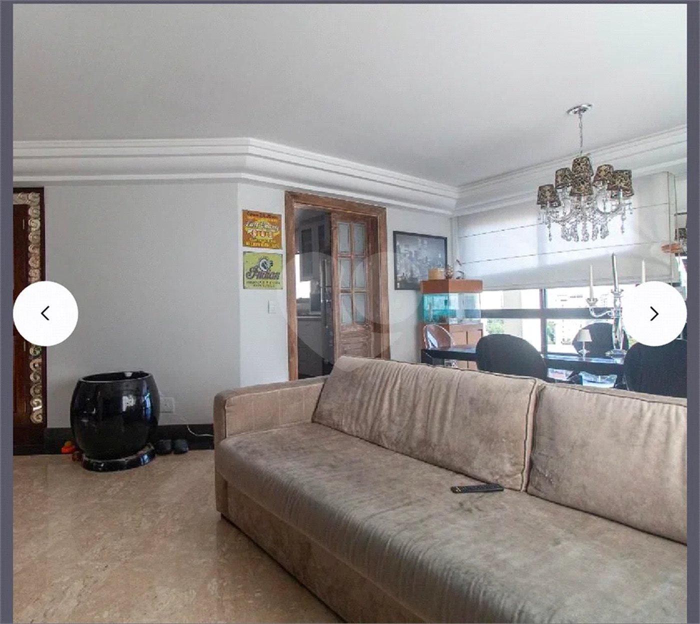 Apartamento de 200m² com 3 dormitórios, 2 suítes e 3 vagas em condomínio 1 por andar.