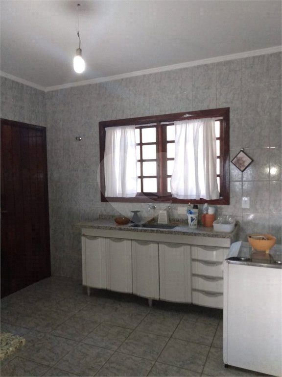 Casa à venda com 3 quartos, sendo 1 suíte, no condomínio Marf Ii, Bom Jesus dos Perdões - SP