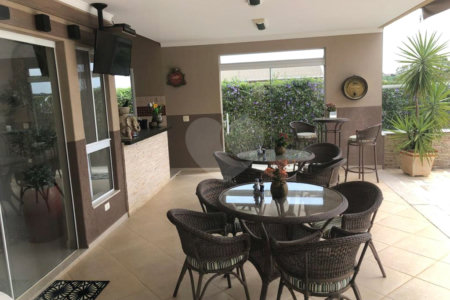 Casa à venda com 5 suítes no condomínio Terras de Mont Serrat, Salto - SP