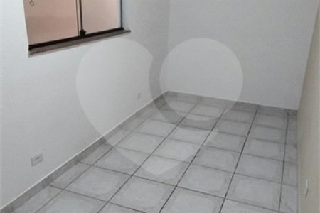 Sobrado à venda com 4 quartos, sendo 1 suíte, em Vila Nivi, São Paulo, SP