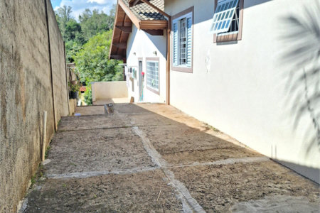 Casa à venda com 4 quartos, sendo 1 suíte, em Santa Cândida, Vinhedo, SP