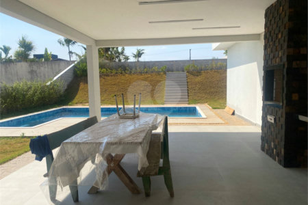 Casa à venda com 4 suítes no condomínio Village Saint Charbel, Araçoiaba da Serra - SP