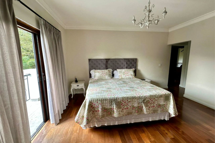 Casa à venda com 4 suítes no condomínio Gleba II, Mairiporã - SP