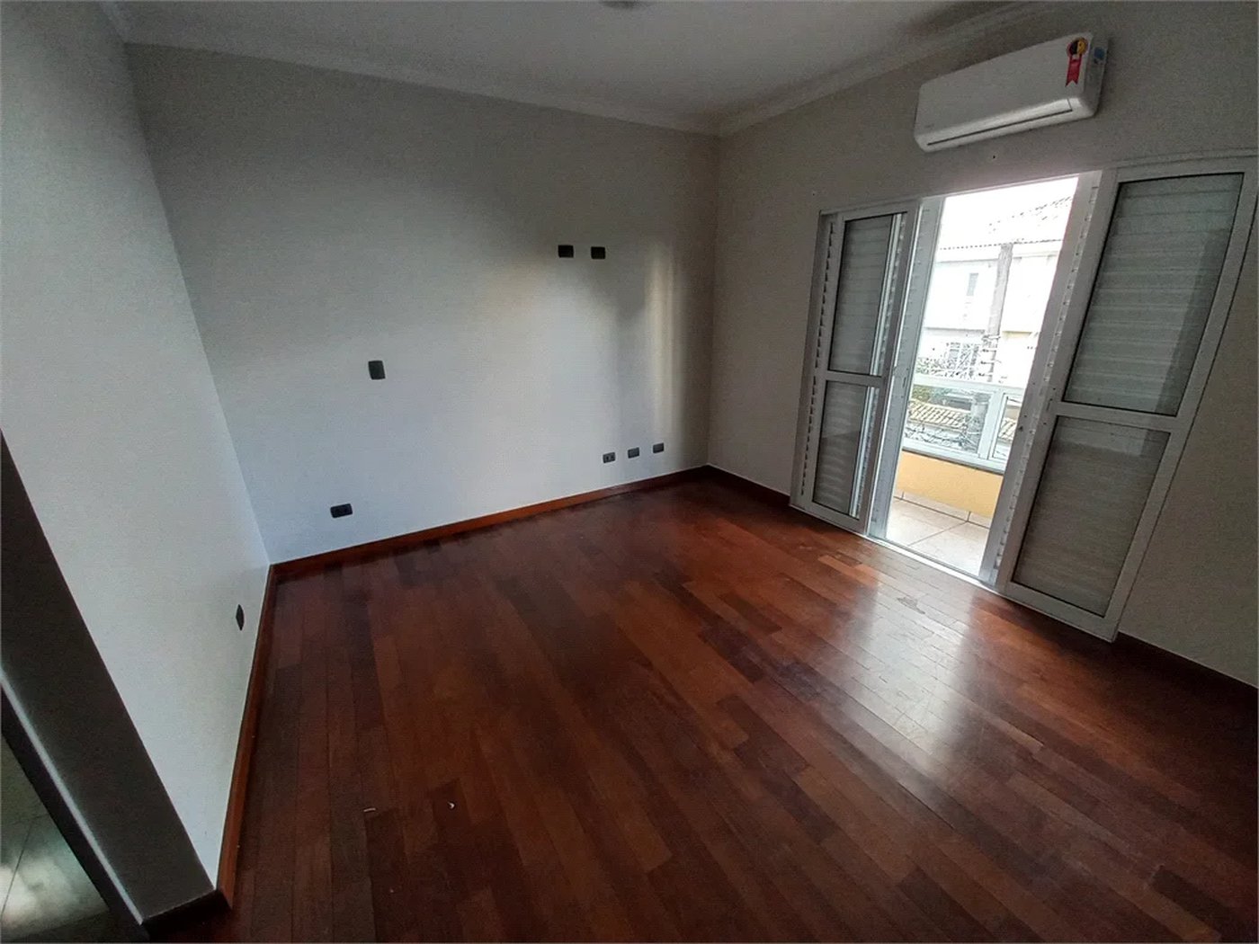 Sobrado à venda com 3 quartos, sendo 1 suíte, em Lar São Paulo, São Paulo, SP