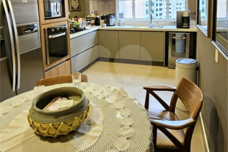 Apartamento à venda com 3 quartos, sendo 1 suíte, em Jardim Europa, São Paulo, SP
