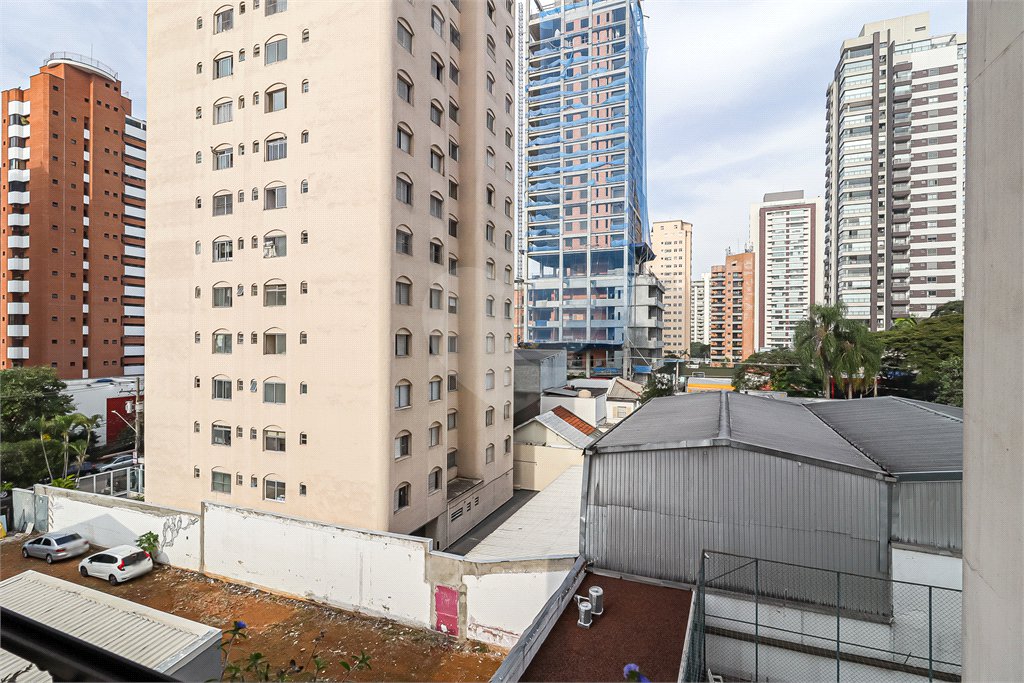 Apartamento à venda com 4 quartos, sendo 2 suítes, em Moema, São Paulo, SP