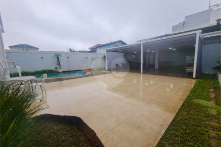 Sobrado à venda com 3 suítes em Interlagos, São Paulo, SP