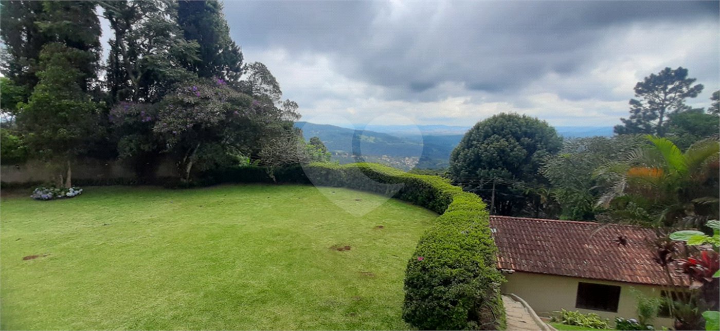 Sobrado para alugar com 4 suítes em Roseira, Mairiporã, SP