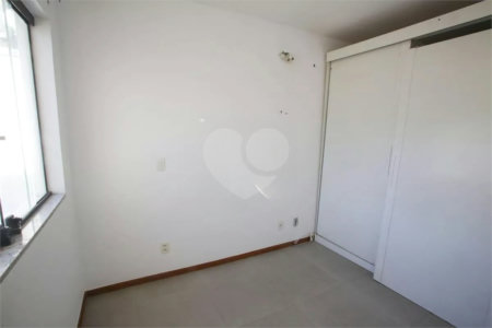 Casa à venda com 4 quartos, sendo 3 suítes, no condomínio Lícia de Alvarenga, Rio de Janeiro - RJ