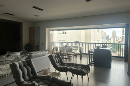 Apartamento à venda com 3 quartos, sendo 1 suíte, em Vila Paulicéia, São Paulo, SP