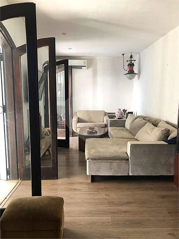 Casa à venda com 4 quartos, sendo 1 suíte, em Vila Cordeiro, São Paulo, SP