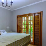 Casa à venda com 4 quartos, sendo 2 suítes,  em Granja Viana, Cotia, SP