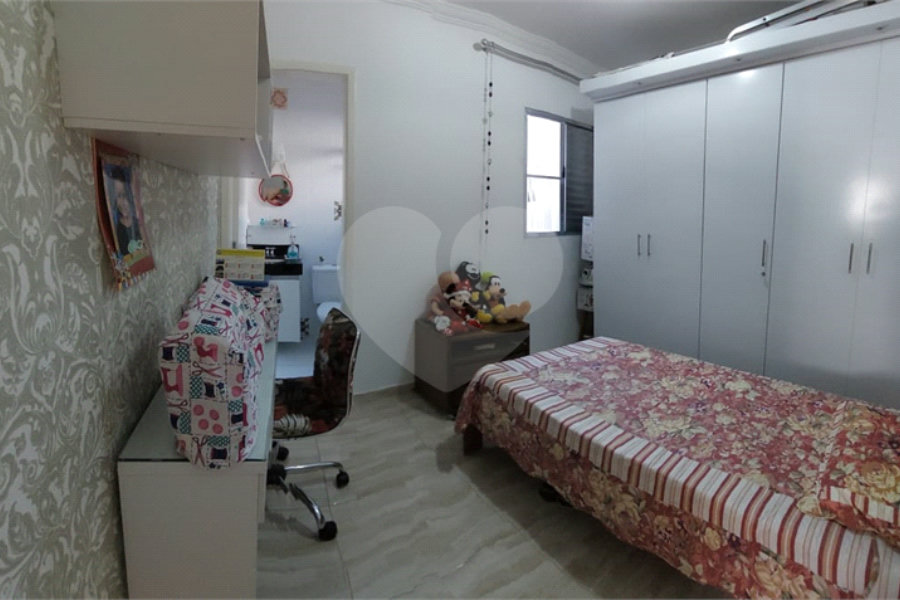 Casa à venda com 2 suítes no condomínio Lauro Korte, São Paulo - SP