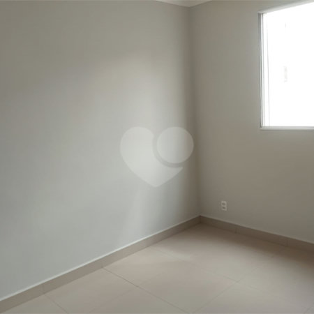 Apartamento à venda com 2 quartos em Parque Laranjeiras, Araraquara, SP