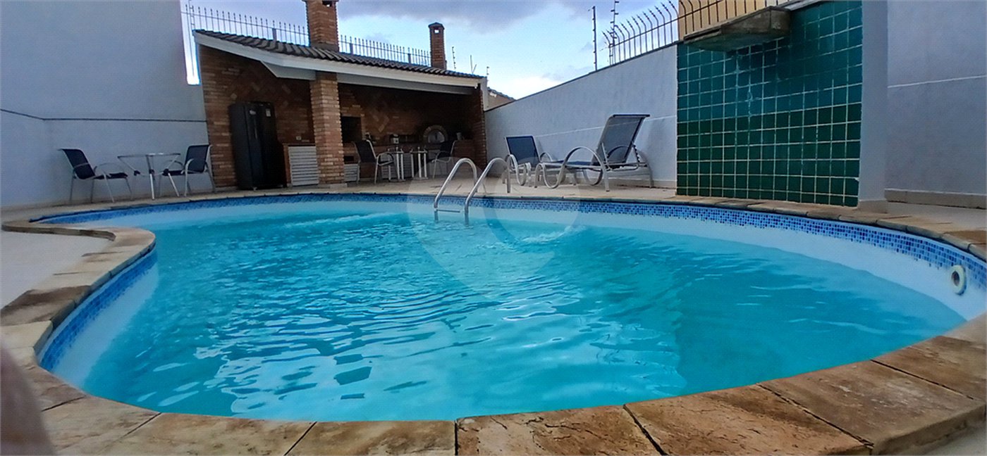 Casa à venda com 4 quartos, sendo 2 suítes, em Jardim Leonor Mendes de Barros, São Paulo, SP