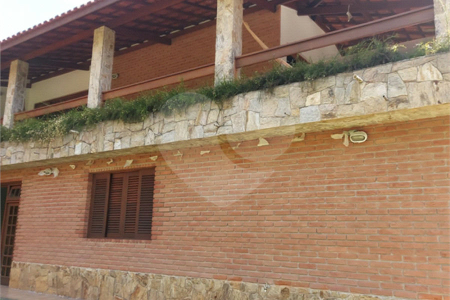 Sobrado à venda com 4 quartos, sendo 1 suíte, em Serra da Cantareira, Mairiporã, SP