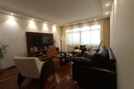 Sobrado à venda com 4 quartos, sendo 1 suíte,  em Jardim Prudência, São Paulo, SP