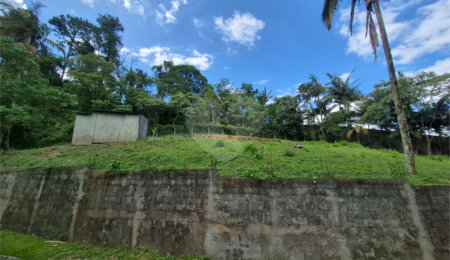 Casa à venda no condomínio Jardim da Montanha I, Mairiporã - SP