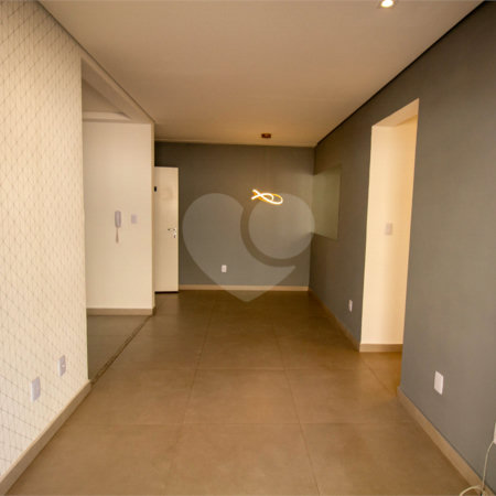 Apartamento à venda com 3 quartos, sendo 1 suíte, em Bairro do Cambará, São Roque, SP