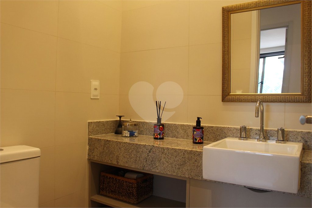Apartamento à venda com 3 quartos, sendo 1 suíte,  em Botafogo, Rio de Janeiro, RJ