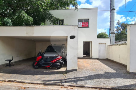Sobrado à venda com 8 quartos em Vila Tramontano, São Paulo, SP