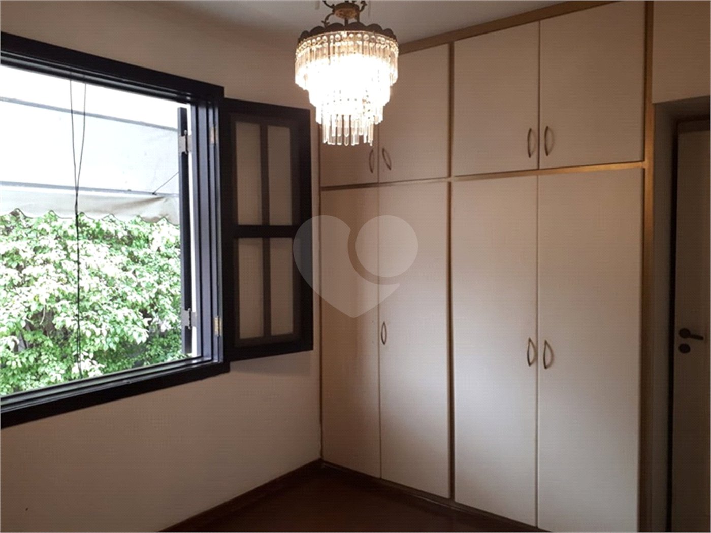 Sobrado à venda com 5 quartos, sendo 3 suítes, em Tremembé, São Paulo, SP