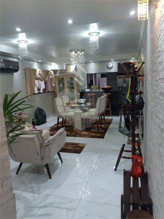 Sobrado à venda com 3 quartos, sendo 1 suíte, em Vila Mazzei, São Paulo, SP