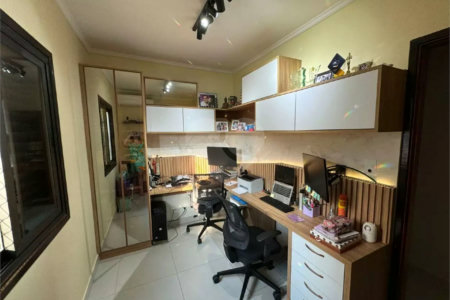 Sobrado à venda com 3 quartos, sendo 1 suíte, em Vila Califórnia, São Paulo, SP