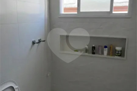 Casa à venda com 5 quartos, sendo 1 suíte, no condomínio Portal da Serra, São José dos Campos - SP
