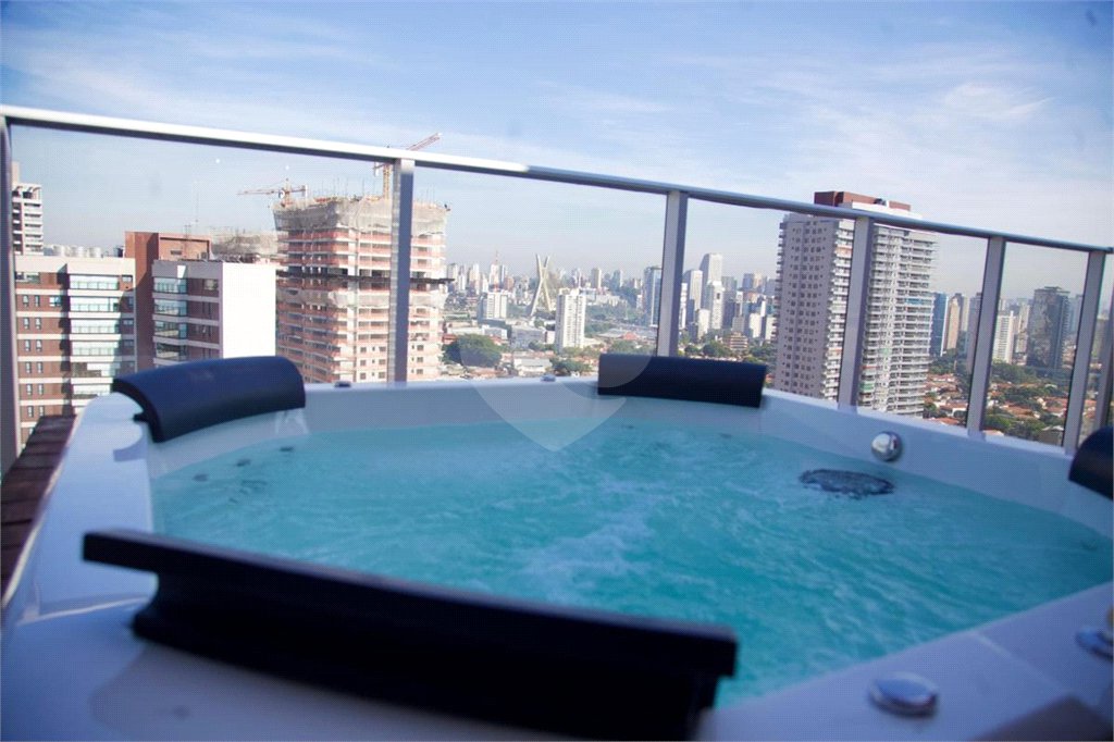 Cobertura à venda com 2 quartos, sendo 1 suíte, em Jardim das Acácias, São Paulo, SP