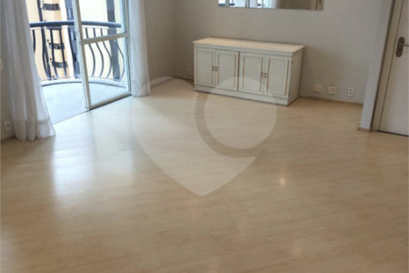 Apartamento à venda com 3 quartos, sendo 1 suíte, em Indianópolis, São Paulo, SP