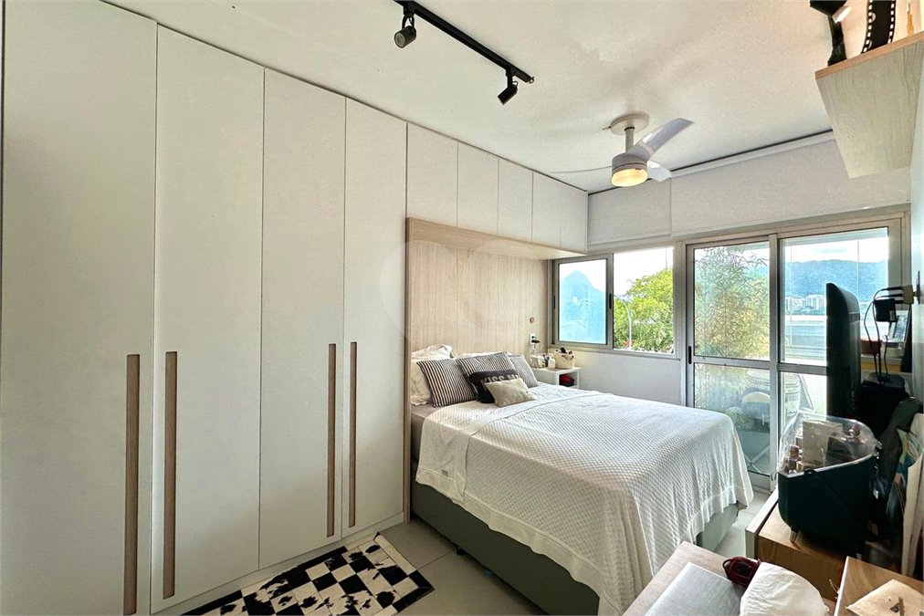 Apartamento à venda com 3 quartos, sendo 1 suíte, em Lagoa, Rio de Janeiro, RJ