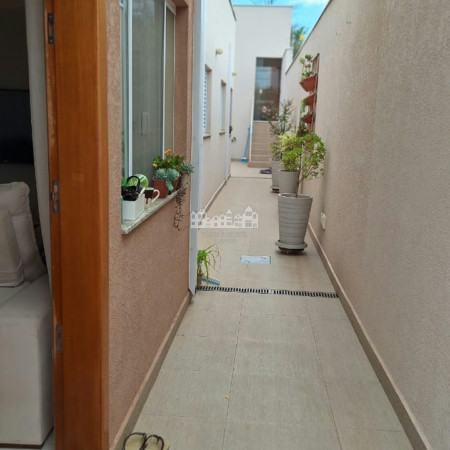 Casa à venda com 3 quartos, sendo 1 suíte, em Residencial Jardins da Catalunha, Atibaia, SP