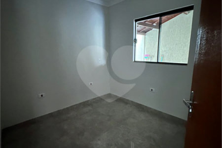 Casa à venda com 4 quartos, sendo 2 suítes, em Residencial Ponta Porã I, Ponta Porã, MS