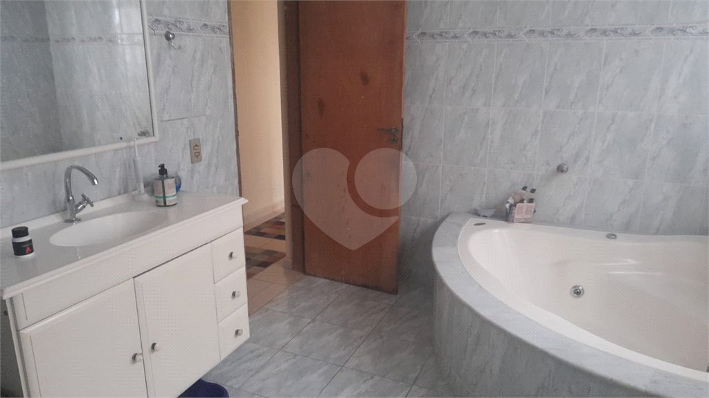 Apartamento à venda com 2 quartos, sendo 1 suíte, em Mirim, Praia Grande, SP