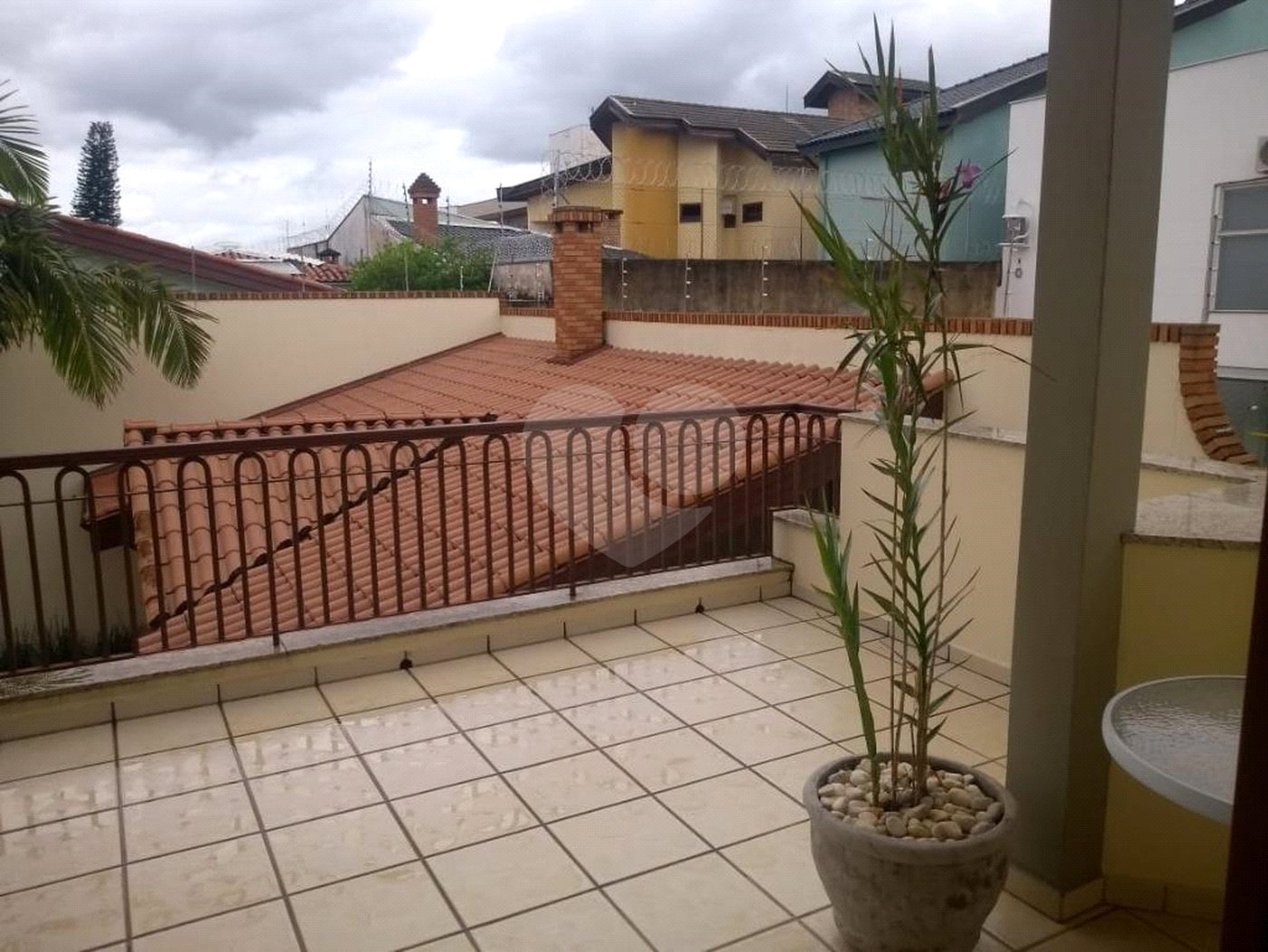Sobrado à venda com 4 quartos, sendo 2 suítes,  em Jardim Eltonville, Sorocaba, SP